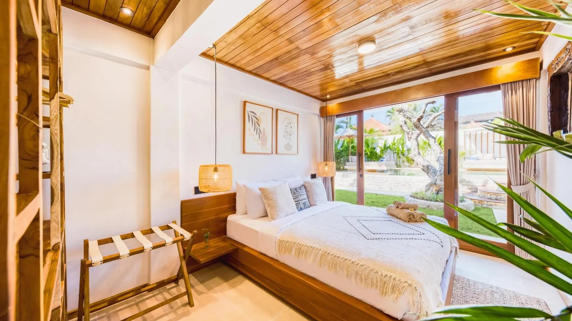 Villa Atlanta - New Luxury 7Bdr Prime Location Seminyak